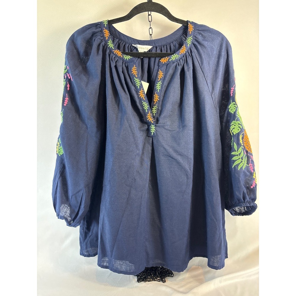 Crown & Ivy Petite XL Harbor Navy Embroidered Pineapple Peasant Blouse